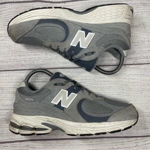 New Balance 2002r Women’s 6.5/Big Kids 5 Gray Light Weight Shoes